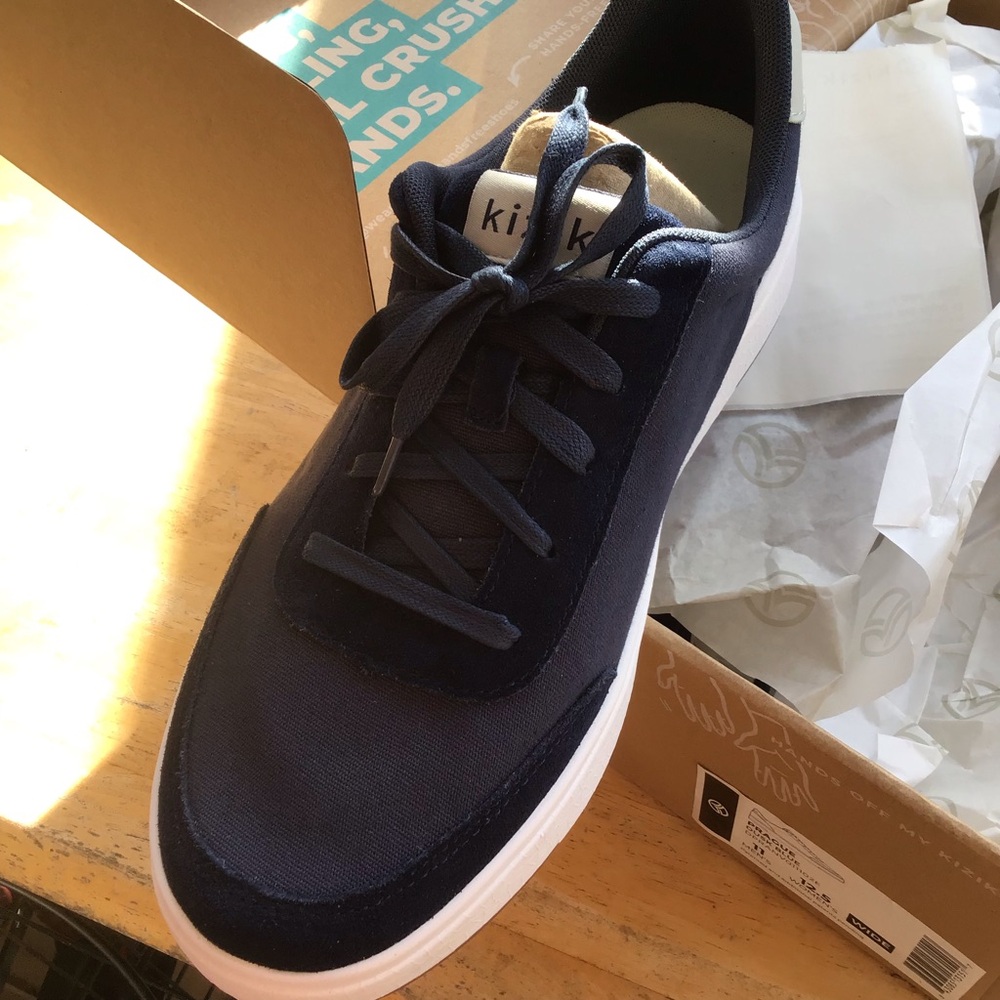 New in Box Navy blue  Kiziks
